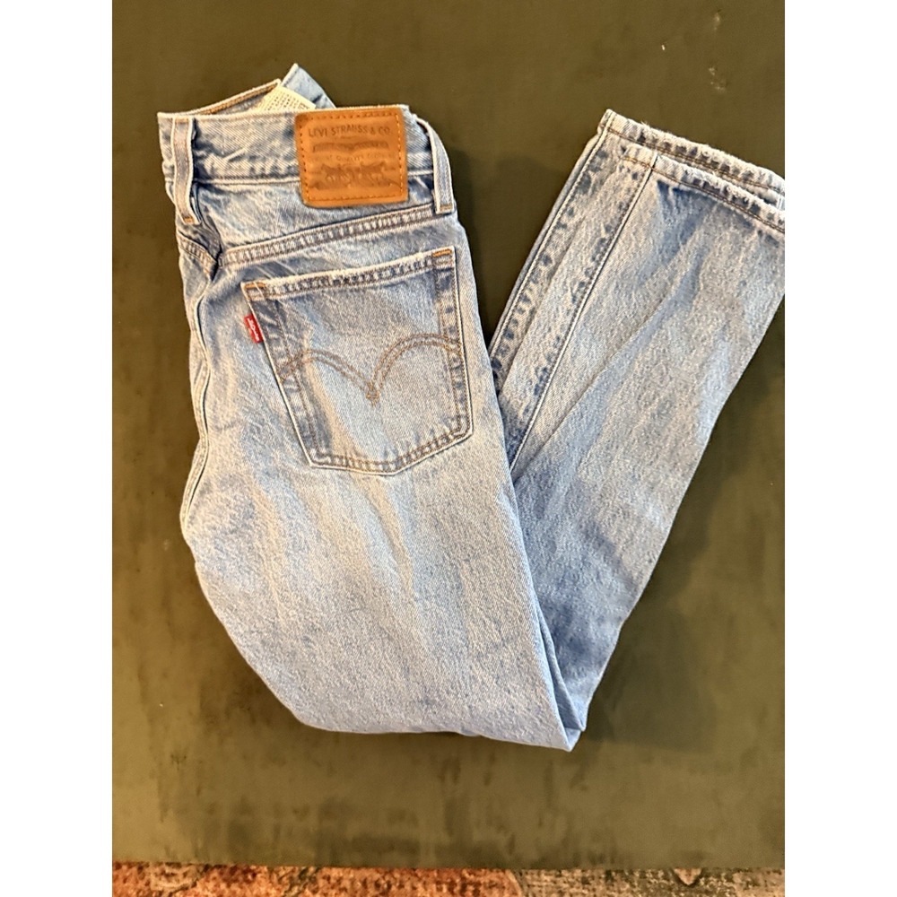 Levi's Light Wash High-Rise Straight Jeans